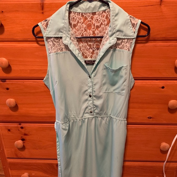 🔥3/$20 Collared Lace Dress - Picture 1 of 5